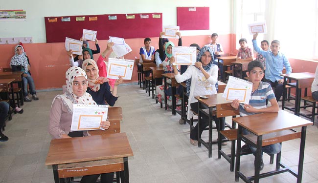 62 bin öğrenci karne heyecanı yaşadı