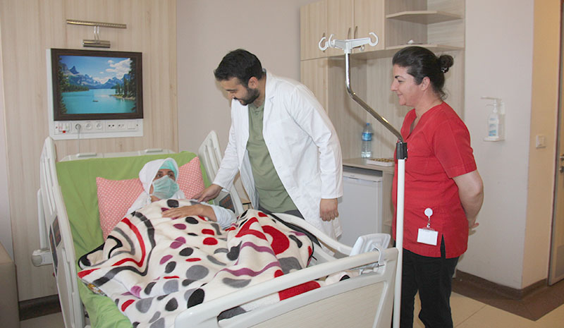 40 günlük uzman 5 yıllık hastaya şifa oldu