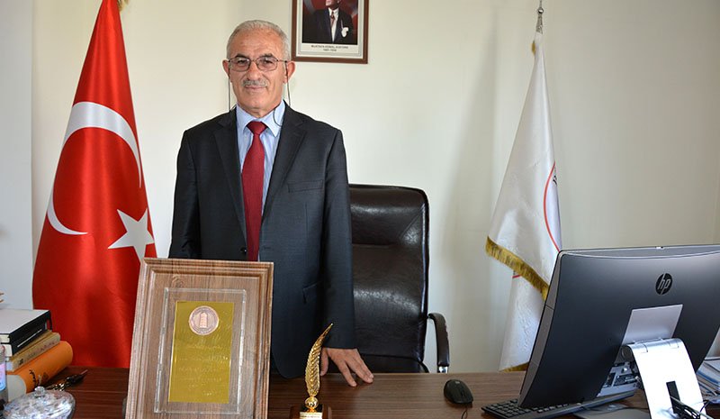 Çiftçi`ye Şehriyar Kültür Nişanı verildi