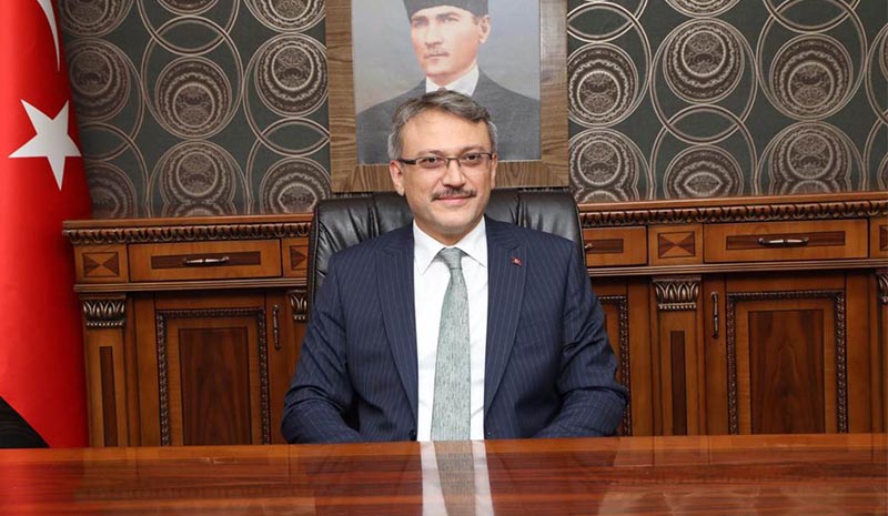 Öğretmenlik yarınlarımızı özenle işleyen bir sanattır