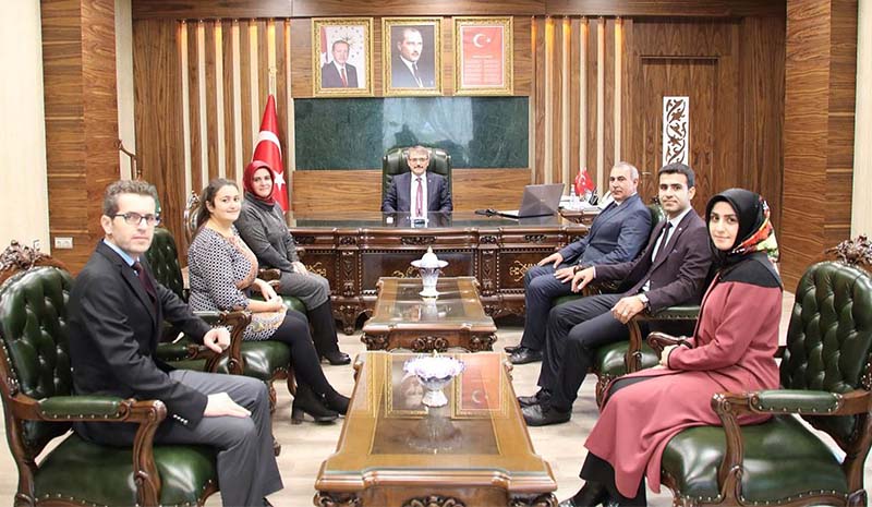 Vali Ekinci, öğretmenlerle bir araya geldi