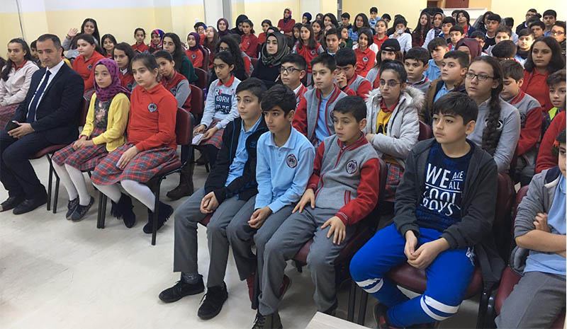 Öğrencilere insan hakları semineri