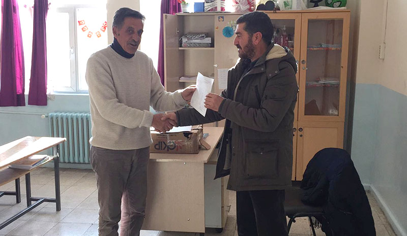 Karneleri veliler aldı