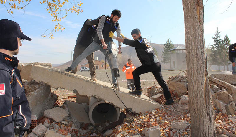 Afad gönüllülerinden tatbikat