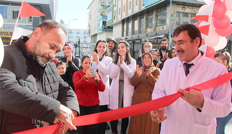 `Prof Saracoğlu` Doğal Ürünler Mağazası Açıldı