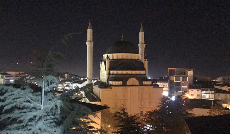 Cami hoparlöründen uyarı yapılıp dua edildi