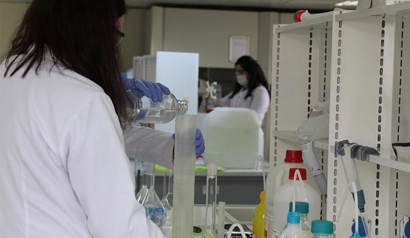 Günlük 1 ton 250 kilo dezenfektan üretiyorlar