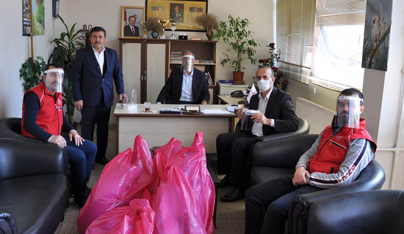 Siperli maskeler kurumlara dağıtılıyor