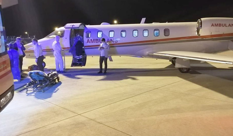 Ambulans uçakla sevk edildi