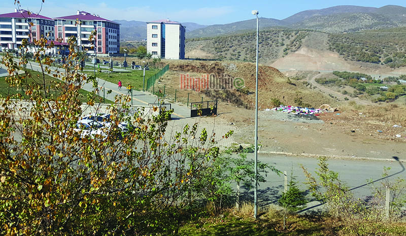 Kent Park girişi çöp yuvası