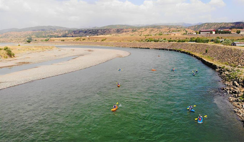 Pandeminin stresini kanoyla kürek çekerek attılar