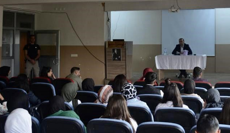 Kaymakam Tan, Kariyer Günü etkinliğinde öğrencilerle buluştu