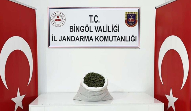 Bingöl`de Araziye Gömülü 12 Kilo 550 Gram Esrar Ele Geçirildi