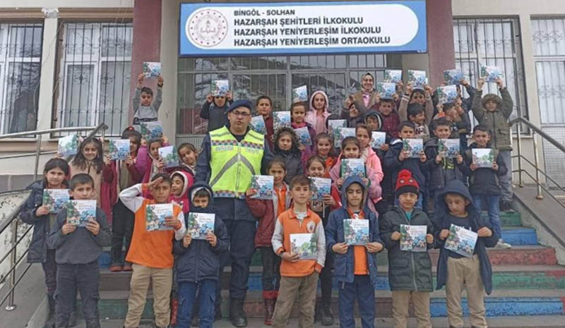 Bingöl`de jandarmadan öğrencilere trafik eğitimi