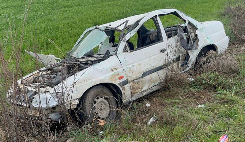 Hurdaya dönen araçtan sağ çıktı