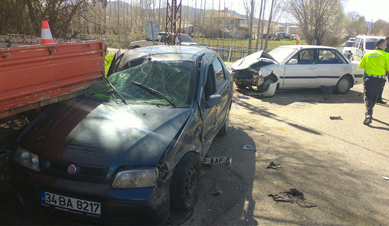 Bingöl`de trafik kazası: 6 yaralı