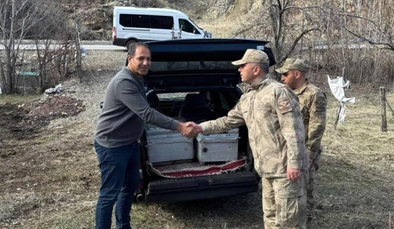 Bingöl`de çalınan arı kovanları sahibine teslim edildi
