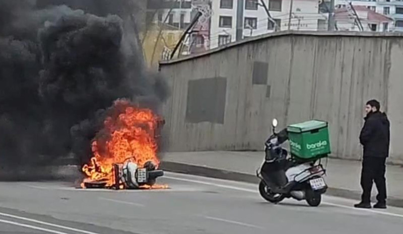 Seyir halindeyken alev aldı!