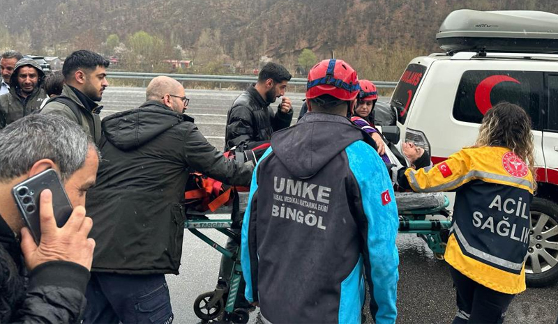 Bingöl`de trafik kazası: 5 yaralı