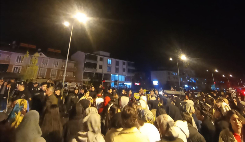 Bingöl`de sinyalizasyon da işe yaramadı! Ticari taksi öğrenciye çarptı!