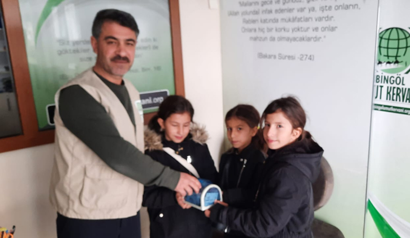 Ödüllerini Gazze`ye bağışladılar