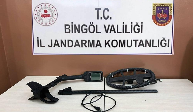 Bingöl`de dedektörle define arayan şahsa suçüstü