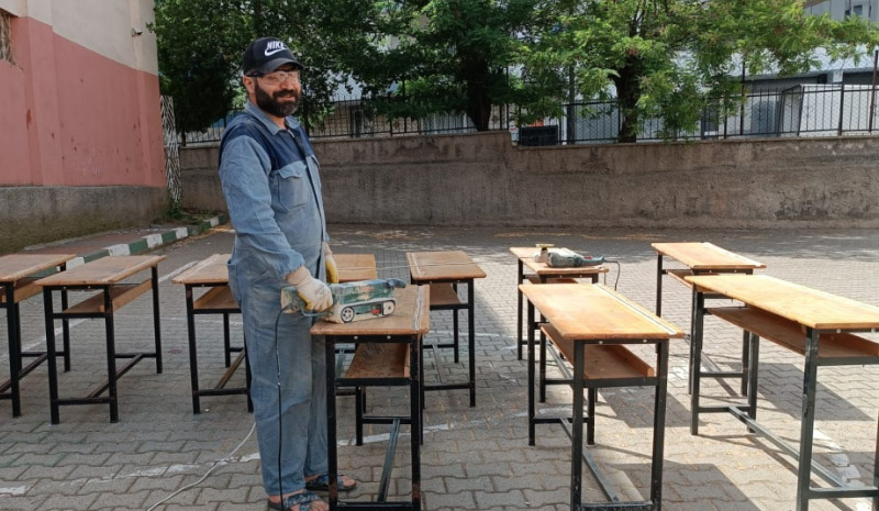 Bingöl İHL`den örnek çalışma! Okul masa ve sıralarını yenilediler