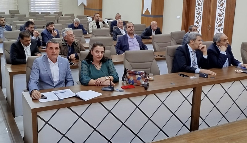 DEM Parti`den bir yılda 42 önerge
