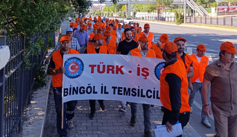 Türk-İş meydanları işaret etti