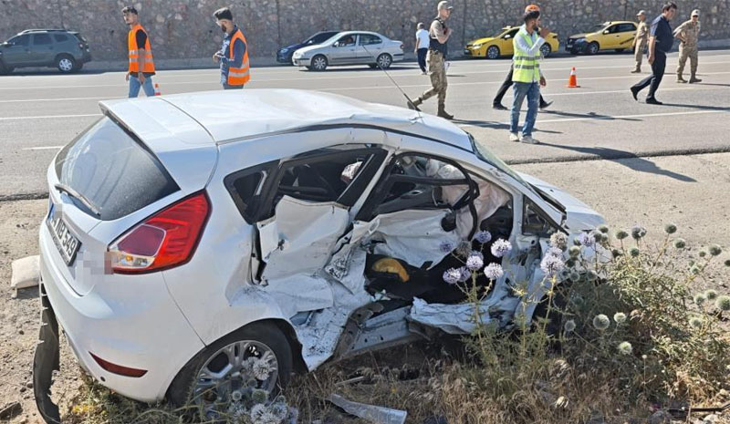 Bingöl`de trafik kazası: 3 yaralı