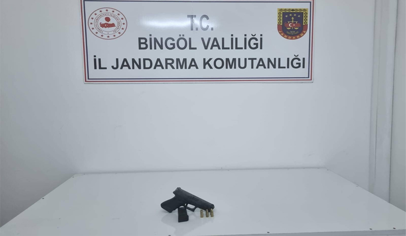 Bingöl`de aranan şahıs yakalandı, kırsalda uyuşturucu ele geçirildi