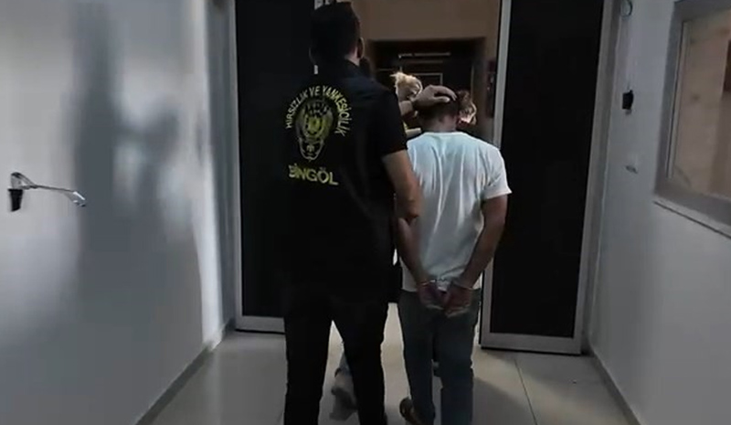 Dilenci kılıklı hırsızlara polis baskını!