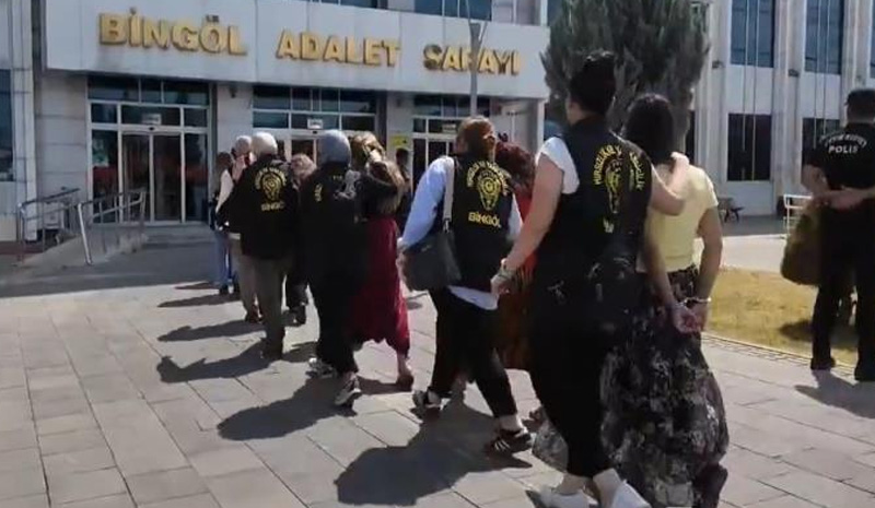 Bingöl`de kadın hırsızlık şebekesi yakalandı!