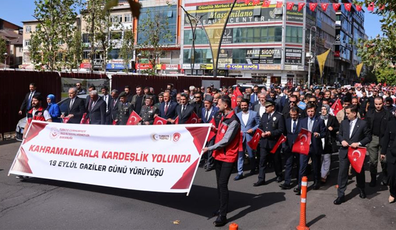 Bingöl`de Gaziler için yürüdüler