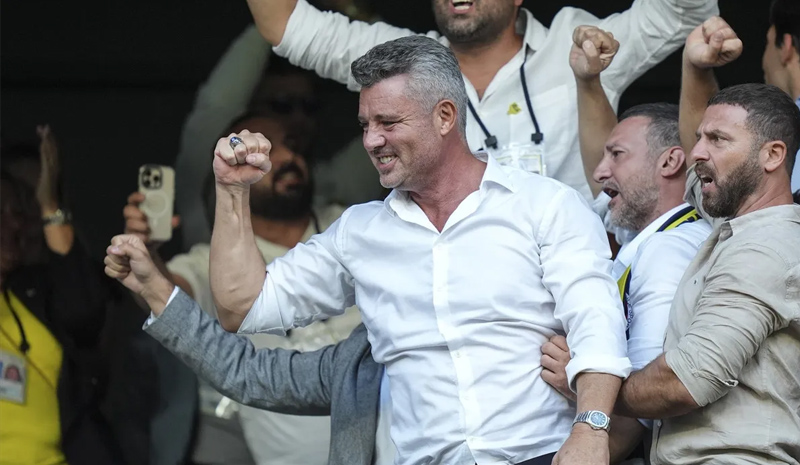 Fenerbahçe`nin yeni başkanı Sadettin Saran oldu