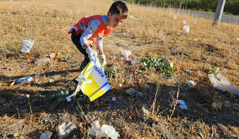 Bingöl`de Gönüllülerden Çevre Temizliği