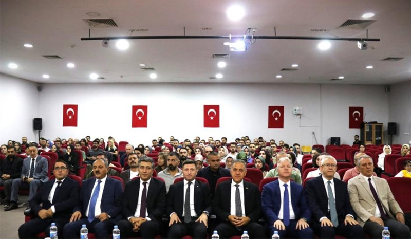 Bingöl Valisi Usta, rehber öğretmenlerle buluştu