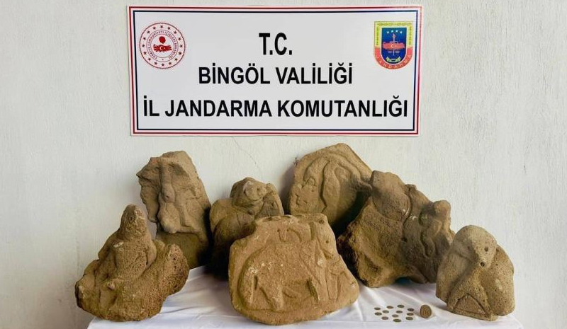 Bingöl`de jandarma ekipleri eski eser ele geçirdi