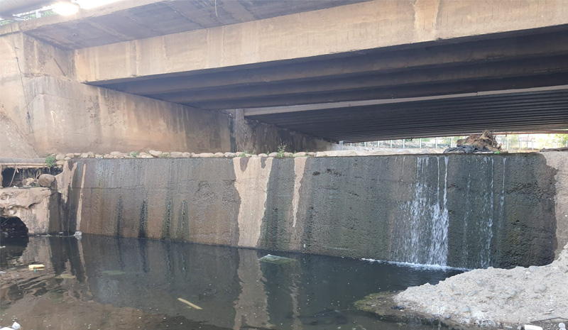 Elbaşı Deresi lağım hattına döndü