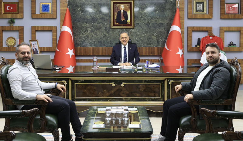 Vali Usta: Basın Kamu İçin Önemli Bir Köprü