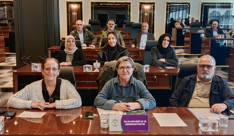 DEM Parti`den Belediyeye Kar Tepkisi: 