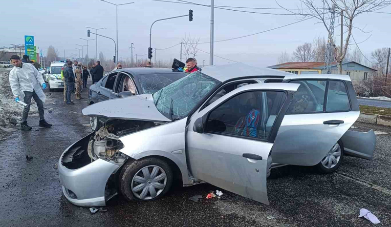 Bingöl`de kahreden kaza! Baba ve oğul hayatını kaybetti
