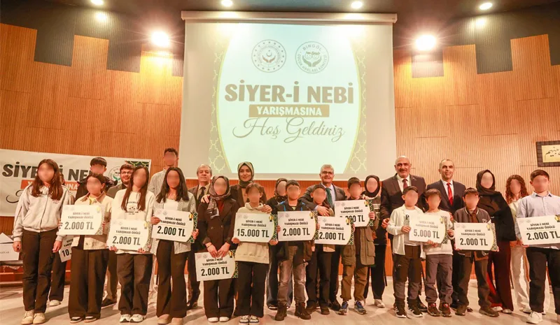 Bingöl`de Çocuklar Siyer Finalinde Yarıştı