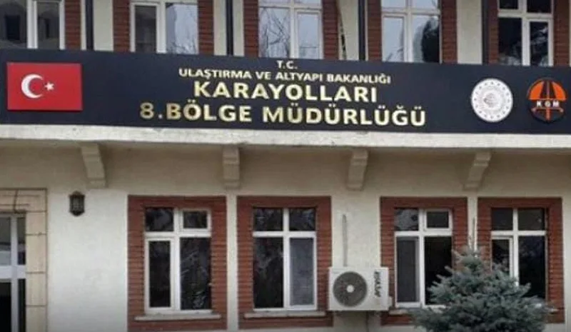 Karayolları 8. Bölge`de Görev Değişimi