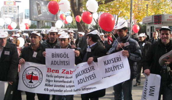 Adliye çalışanları eylemde buluştu