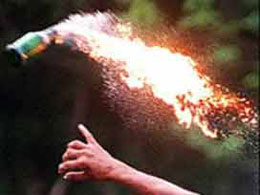 Ak parti binasına saldırı