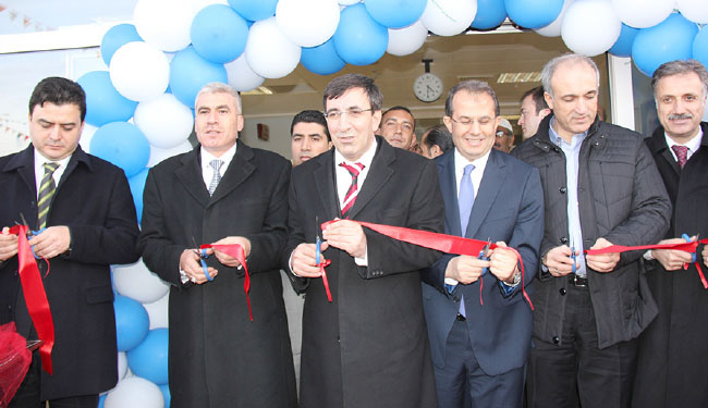 At sahibine göre kişner!