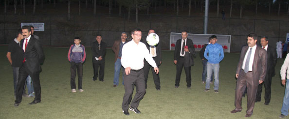 Bakan yılmaz sahada