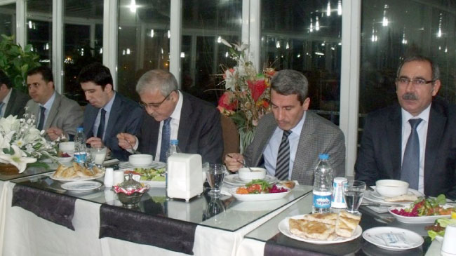 BANA MÜDÜRÜNÜ SÖYLE SANA OKULUNU SÖYLEYEYİM