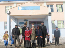 Başörtülü öğrenciler okula alınmıyor